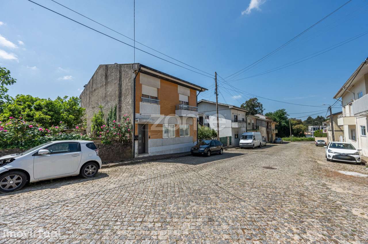 Andar Moradia Com Garagem em Baguim do Monte - Grande imagem: 5/25