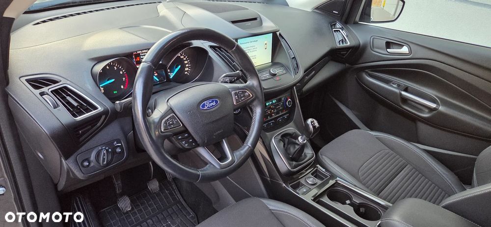 Ford Kuga 1.5 EcoBoost 2x4 Titanium - 30