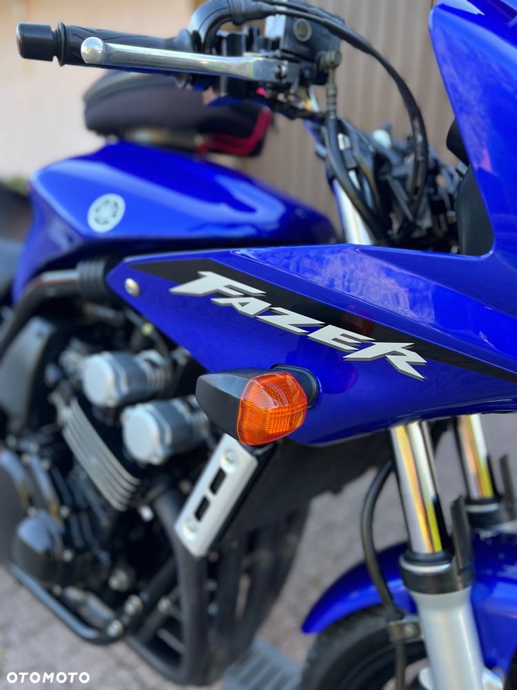Yamaha FZS - 16