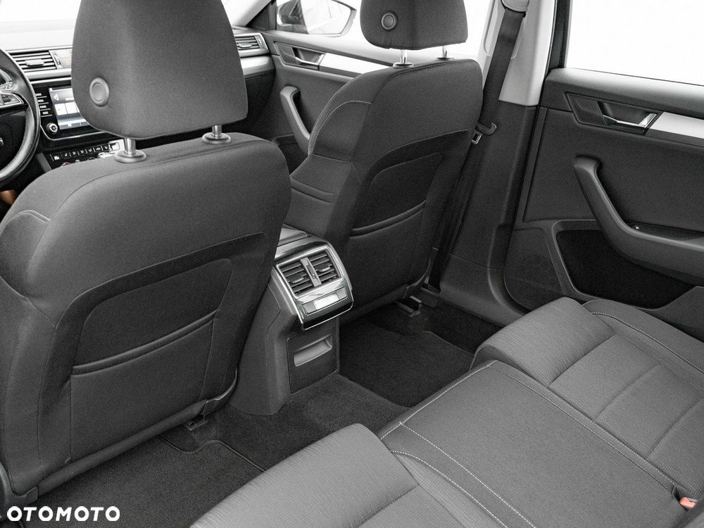 Skoda Superb 2.0 TDI Ambition DSG - 22