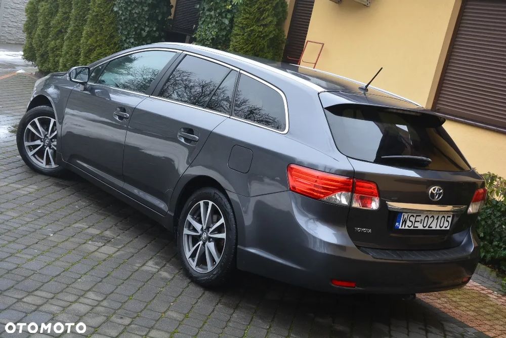Toyota Avensis Touring Sports 1.8 Business Edition - 2