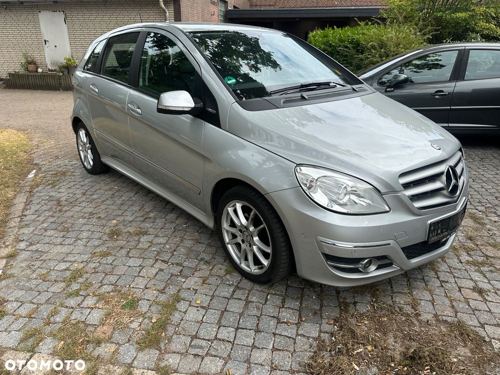 Mercedes-Benz Klasa B 160 BlueEFFICIENCY SPORT EDITION - 25