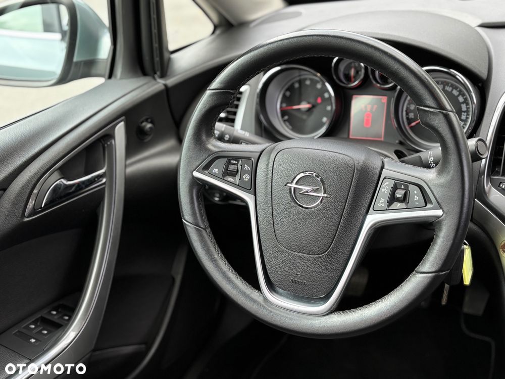 Opel Astra 1.4 ecoFLEX Cosmo - 11