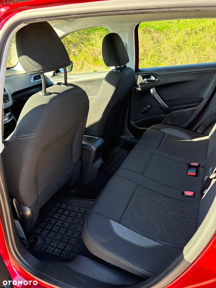 Peugeot 2008 1.2 Pure Tech Active S&S - 15