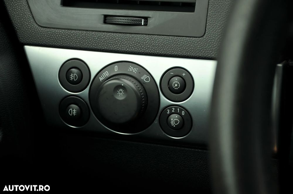 Opel Astra GTC 1.9 CDTI Cosmo - 14