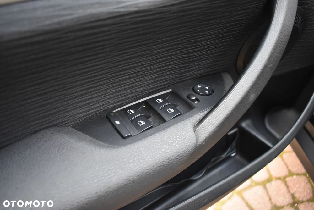 BMW X1 sDrive18d xLine - 10