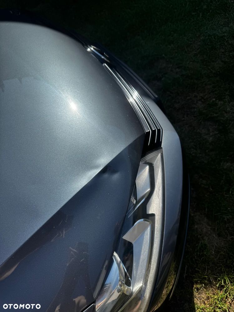 Volkswagen Passat 2.0 TDI Highline - 15