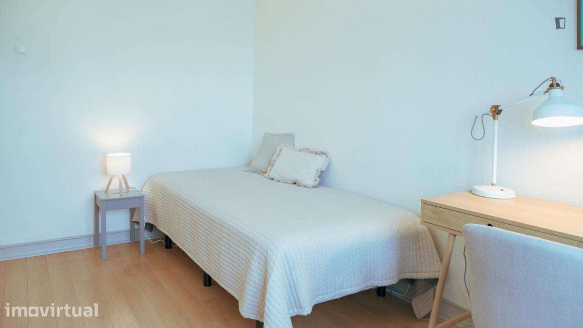 Apartamento com 4 quartos - localizado em Picoas Lisbon - Grande imagem: 5/33