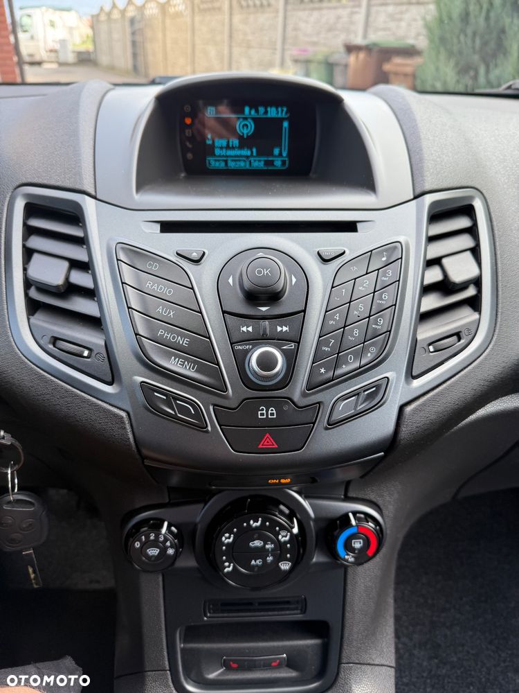 Ford Fiesta 1.6 TDCI SYNC Edition - 29