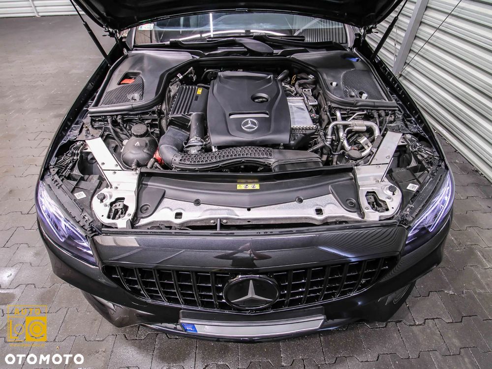 Mercedes-Benz Klasa E 300 9G-TRONIC AMG Line - 15