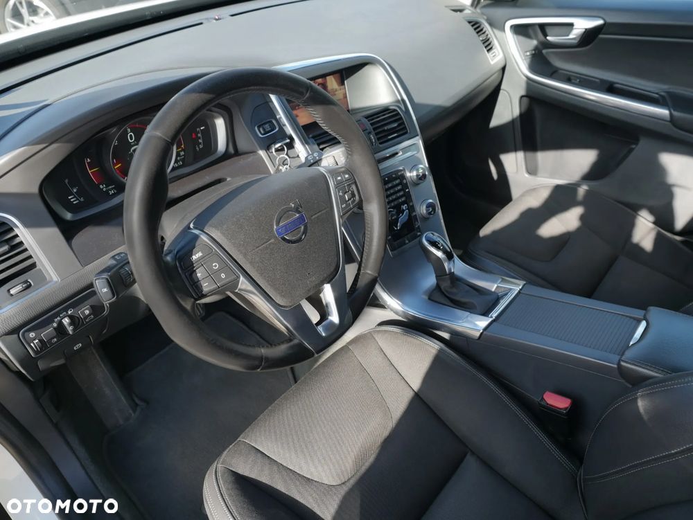 Volvo XC 60 D4 AWD Momentum - 19