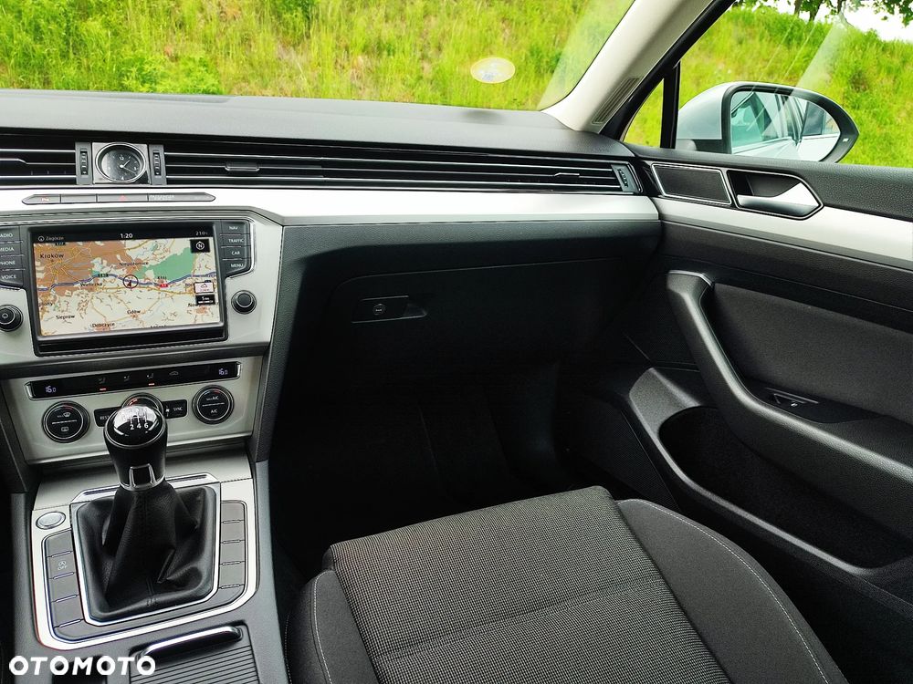 Volkswagen Passat Variant 2.0 TDI (BlueMotion Technology) Highline - 34
