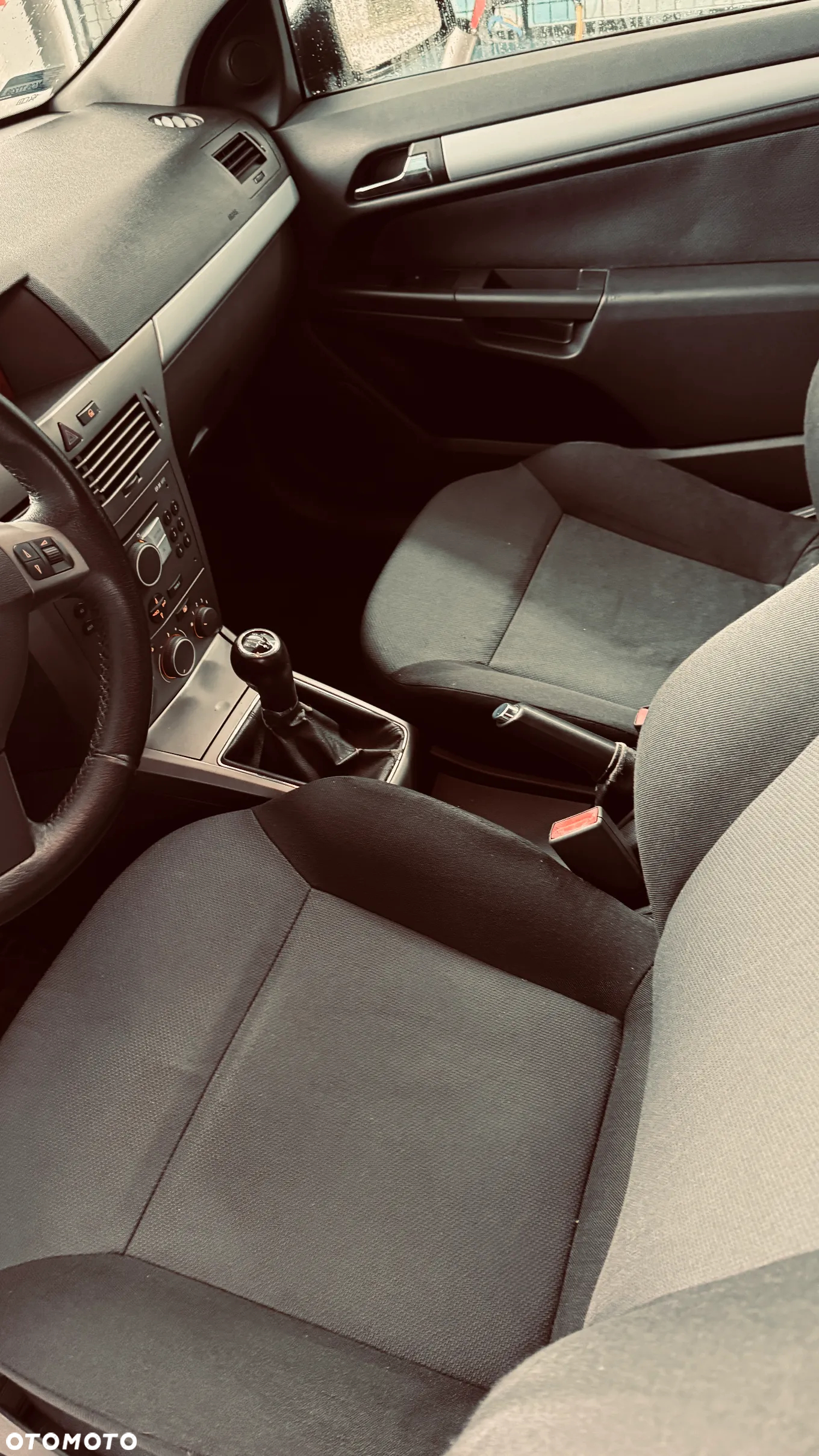 Opel Astra III GTC 1.6 Cosmo - 7