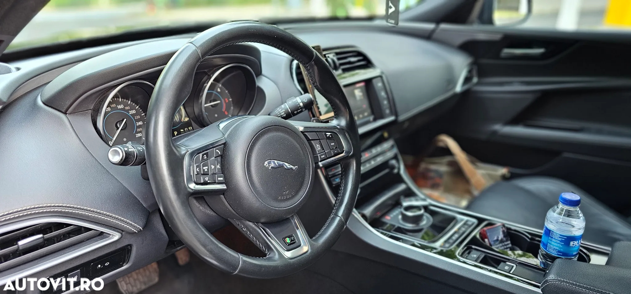 Jaguar XE 2.0 Portfolio - 5