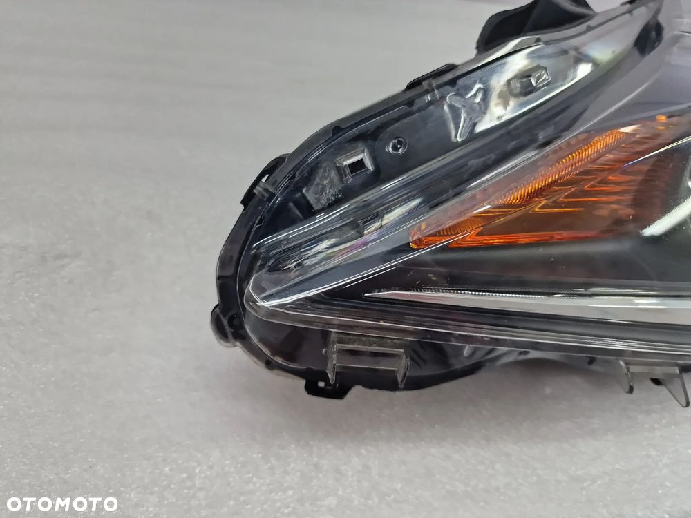 TOYOTA AYGO II 14- LEWA LAMPA PRZEDNIA PRZÓD , NR KOITO 0H-17 , NR AUKCJI LA270 - 2