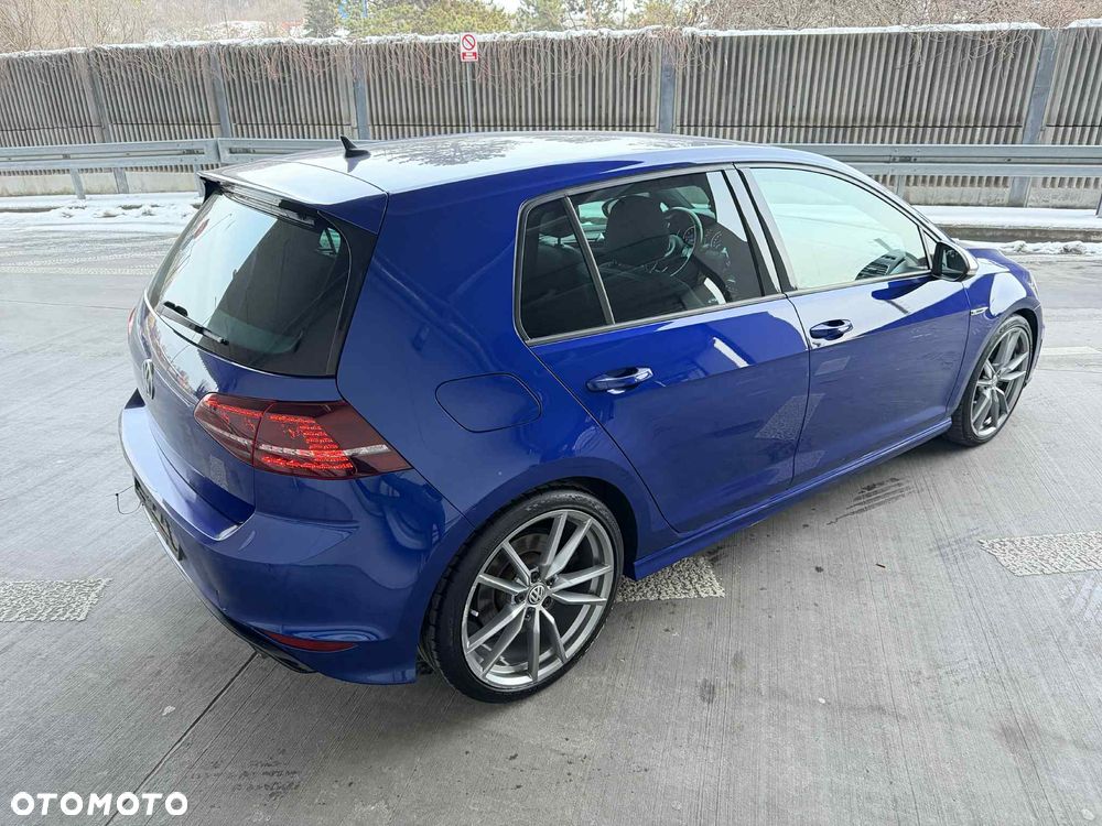 Volkswagen Golf - 8