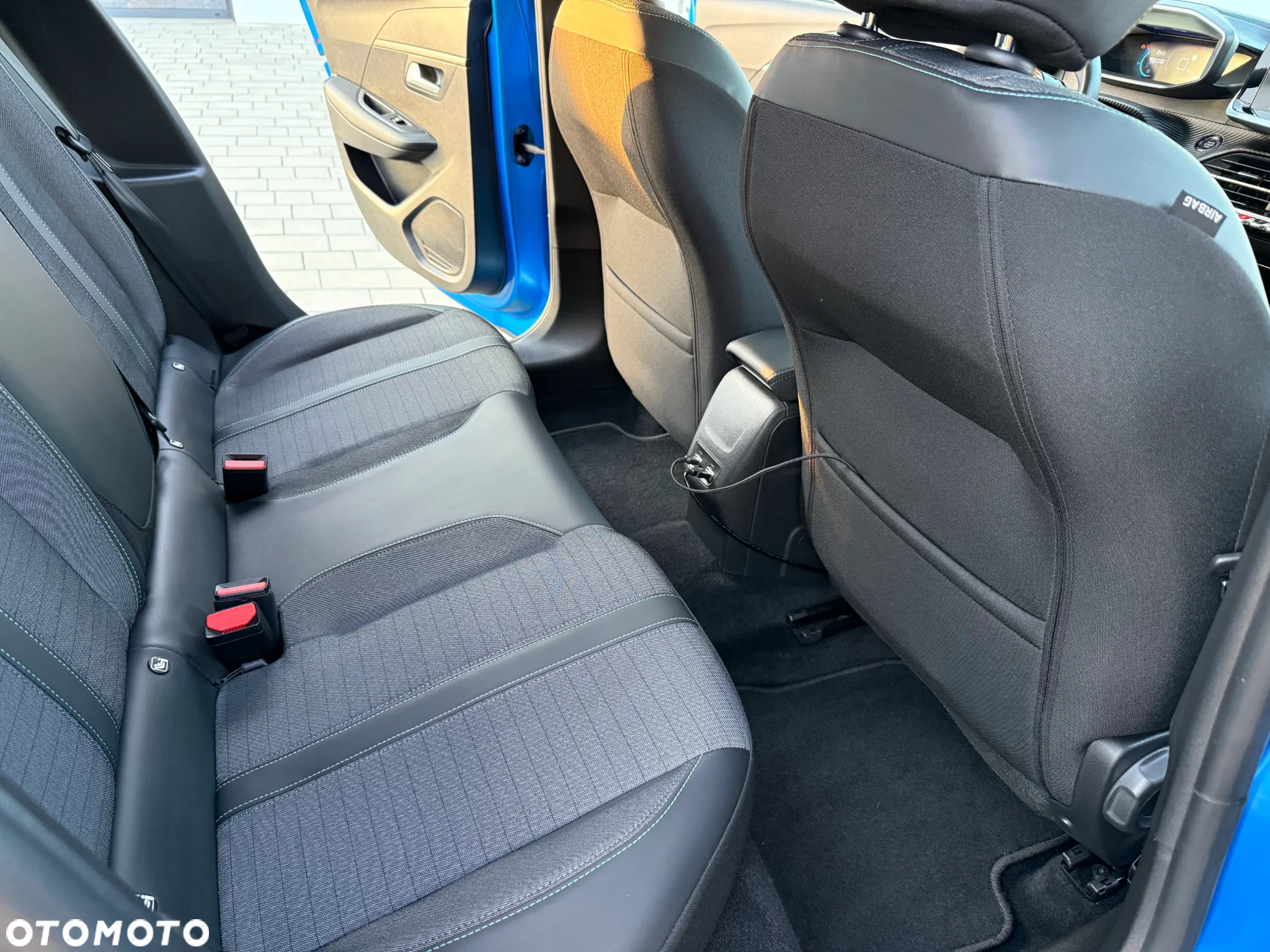 Peugeot 208 - 19