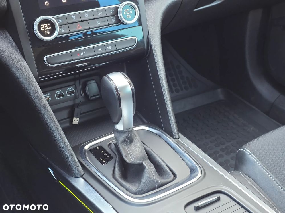 Renault Megane 1.3 TCe FAP Techno EDC - 28