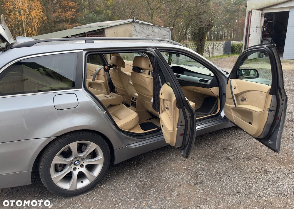 BMW Seria 5 530i Touring - 12