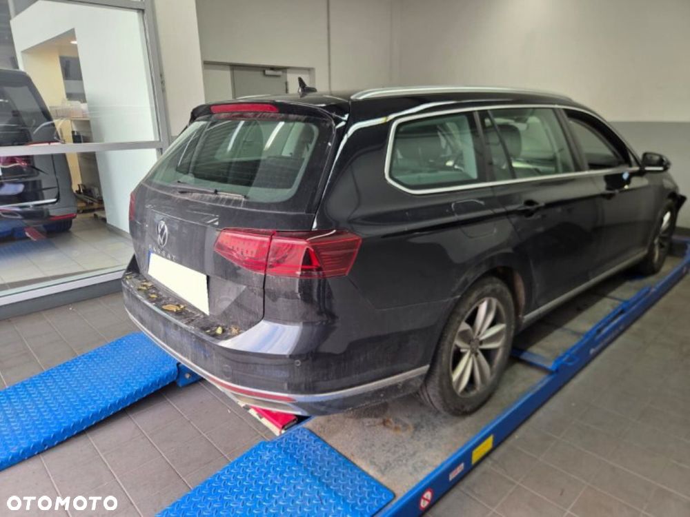 Volkswagen Passat 2023 photo 3