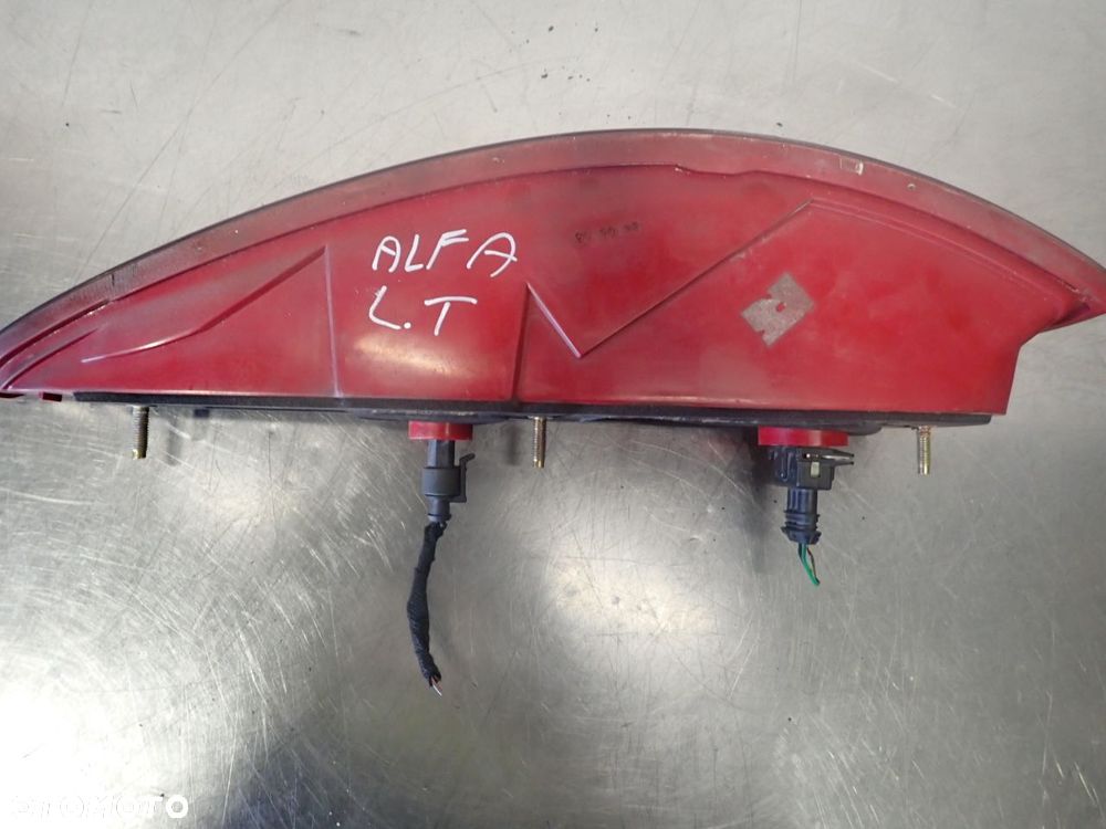 LAMPA LEWA TYLNA ALFA ROMEO GT - 3