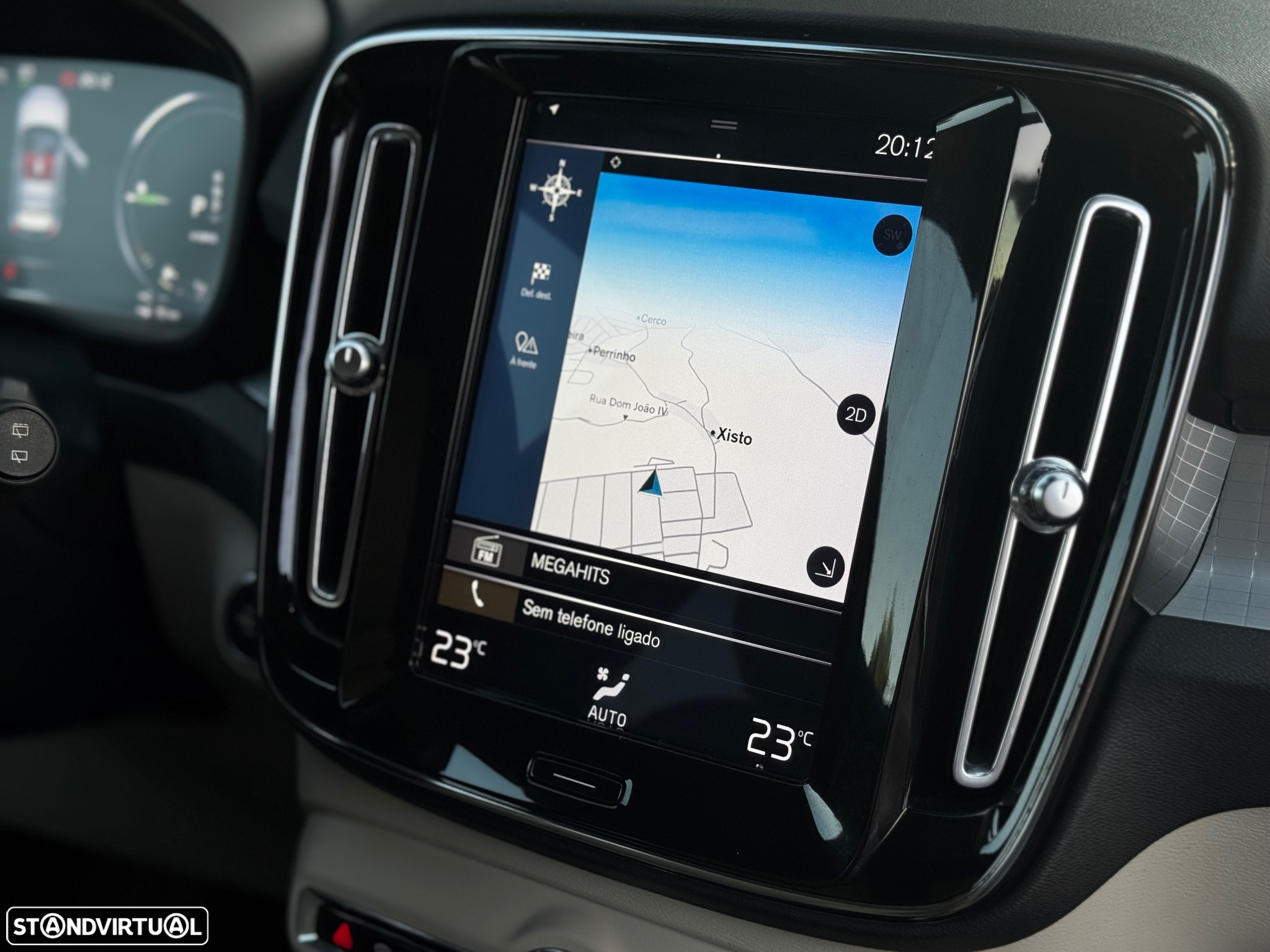 Volvo XC 40 1.5 T5 PHEV Momentum Plus - 13