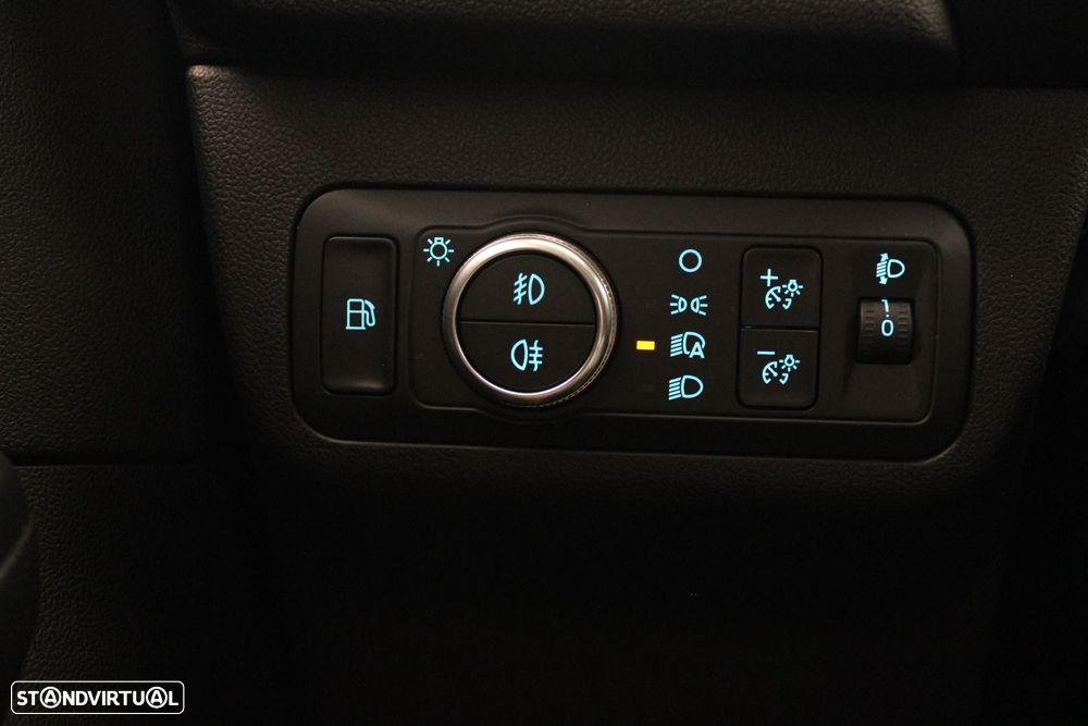 Ford Kuga 2.5 PHEV Titanium — fotografia 12