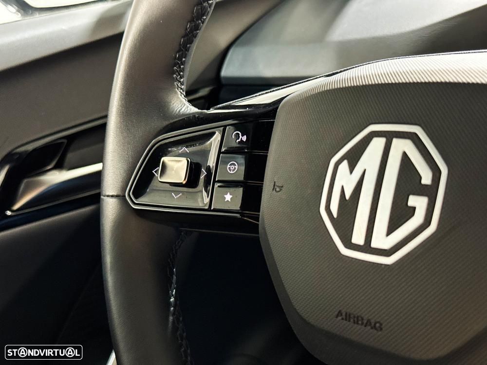 MG MG4 64 kWh Luxury - 43