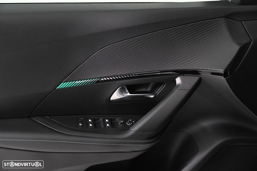 Peugeot 2008 1.2 PureTech Allure Pack EAT8 - 19
