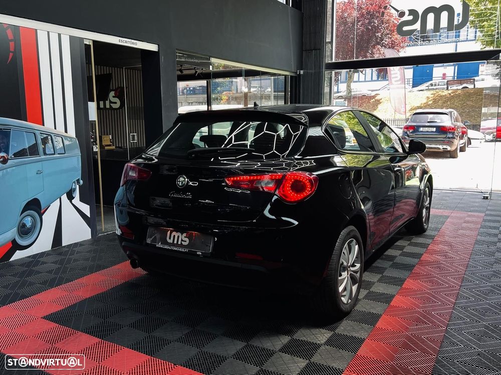 Alfa Romeo Giulietta 1.6 JTDM Distinctive - 12