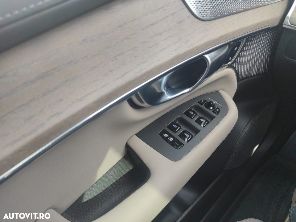 Volvo XC 90 - 12