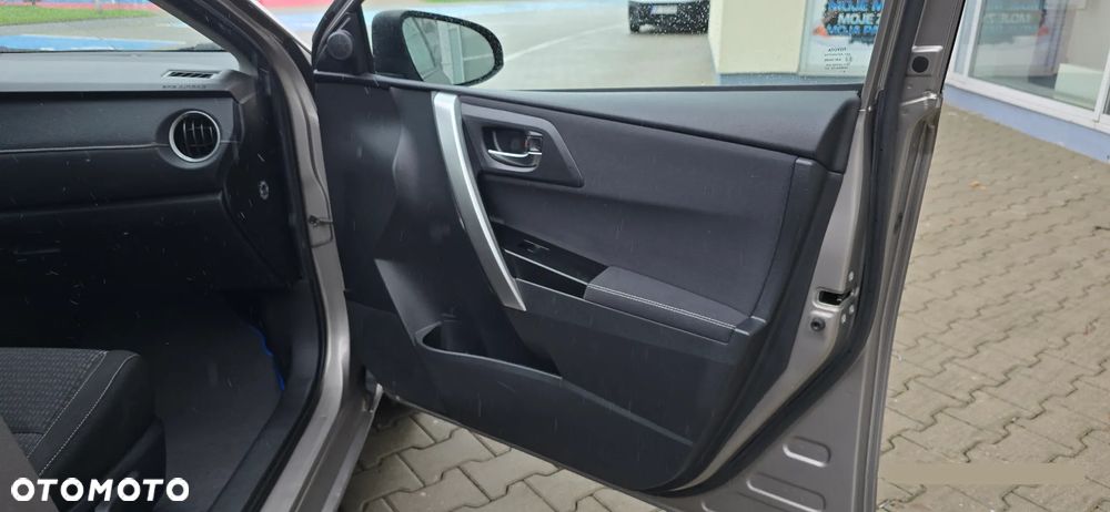 Toyota Auris - 24