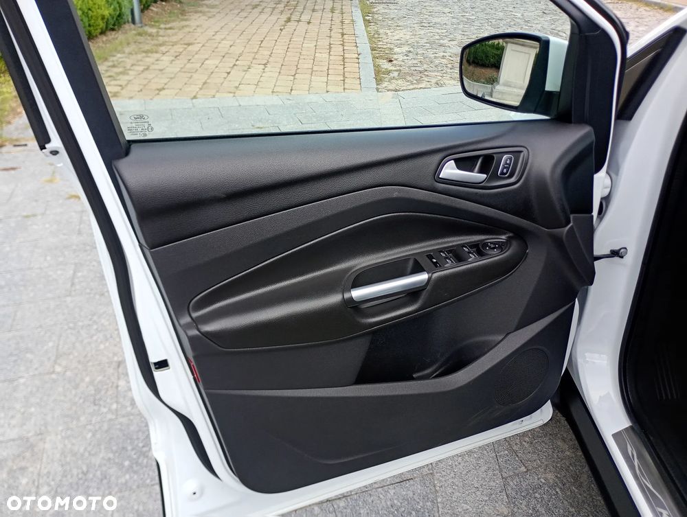 Ford Kuga 1.5 EcoBoost 2x4 Titanium - 31