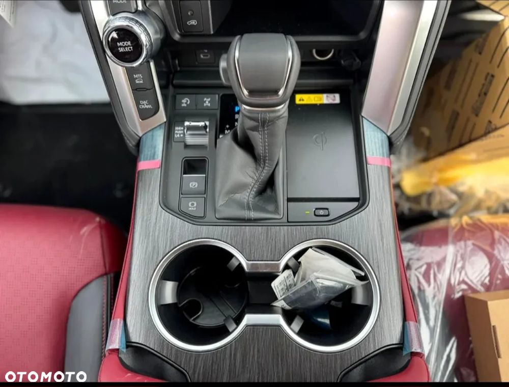 Toyota Land Cruiser - 16