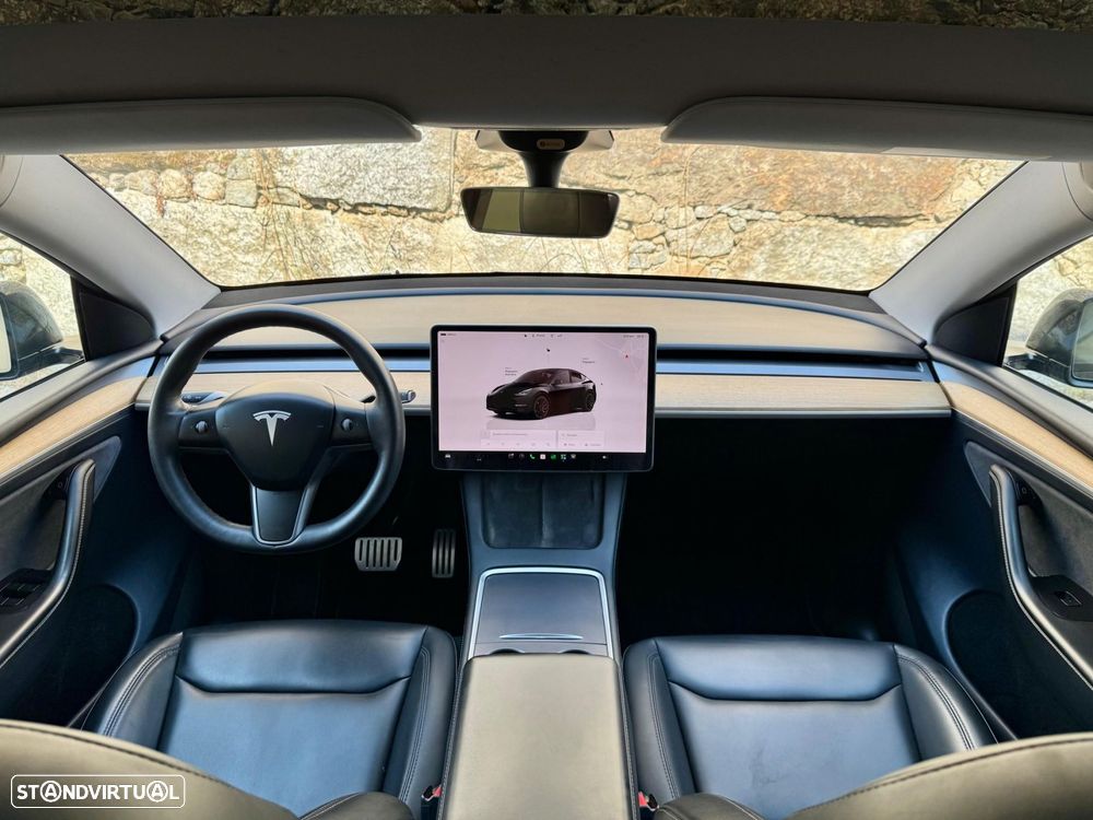 Tesla Model Y Performance Dual Motor AWD - 35
