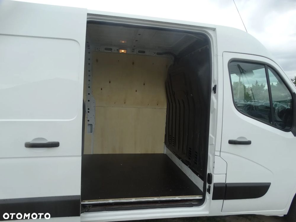 Nissan NV400 - 14