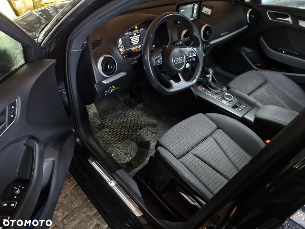 Audi A3 Sportback 2.0 TDI (clean diesel) quattro S tronic S line Sportpaket - 25