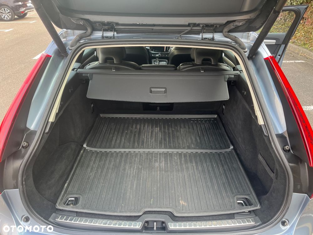 Volvo V90 D4 SCR Momentum Pro - 17