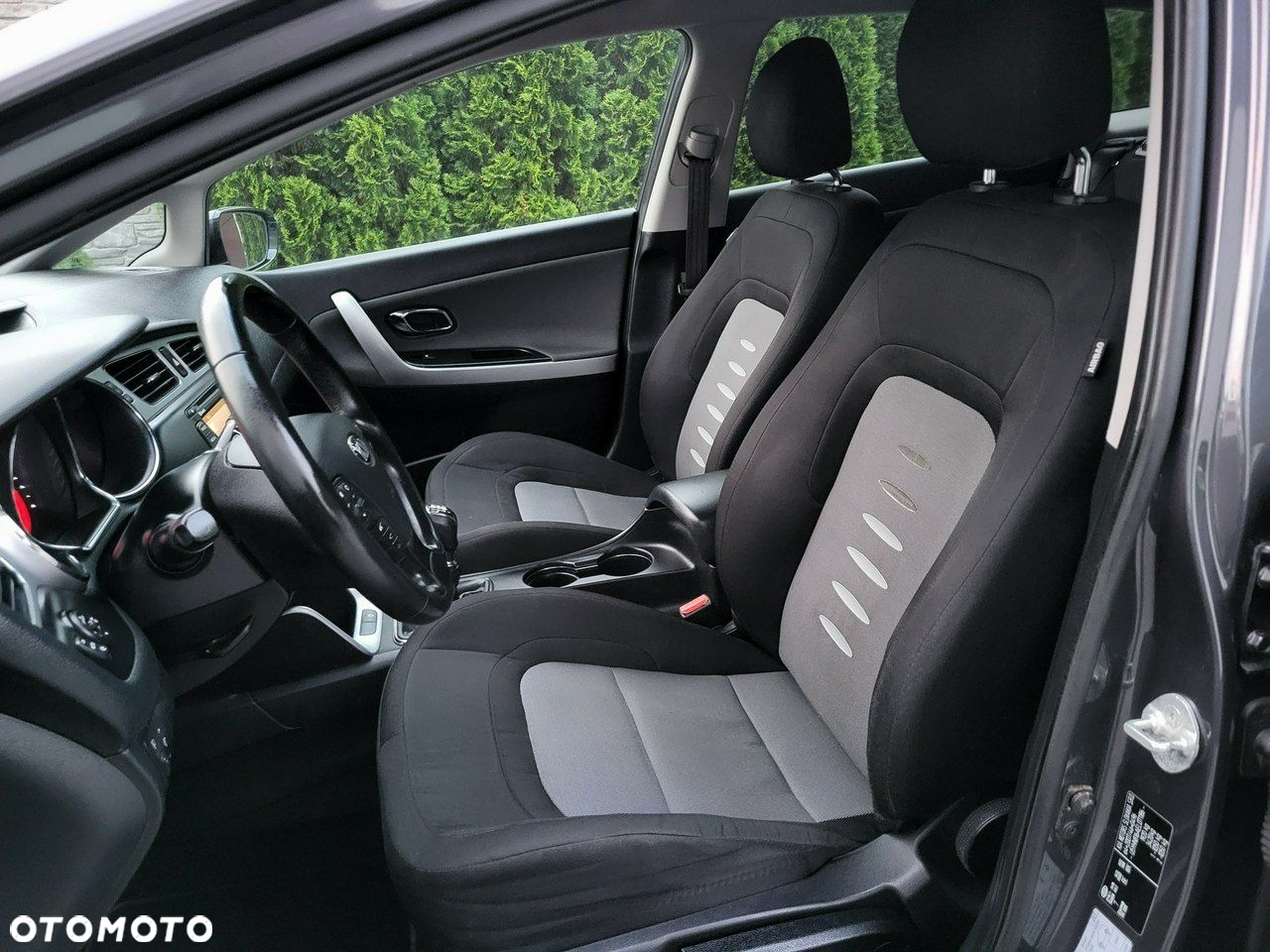 Kia Ceed - 10