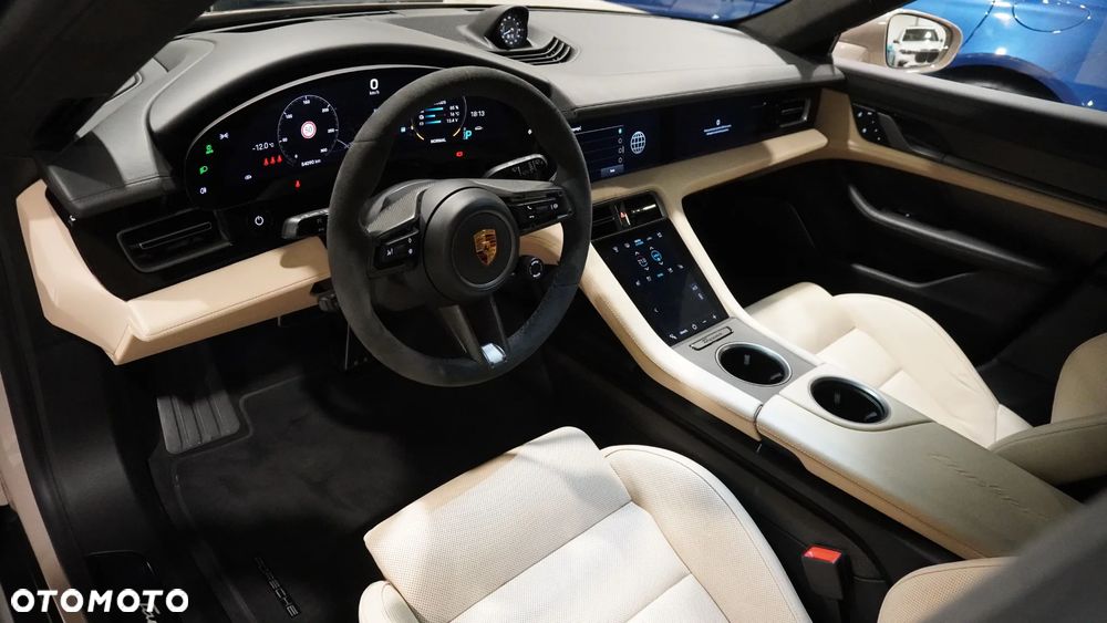 Porsche Taycan - 6