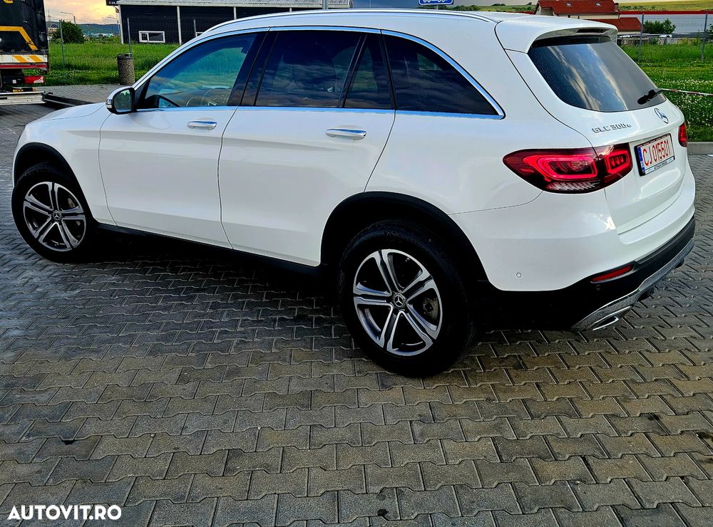 Mercedes-Benz GLC 300 e 4MATIC - 2