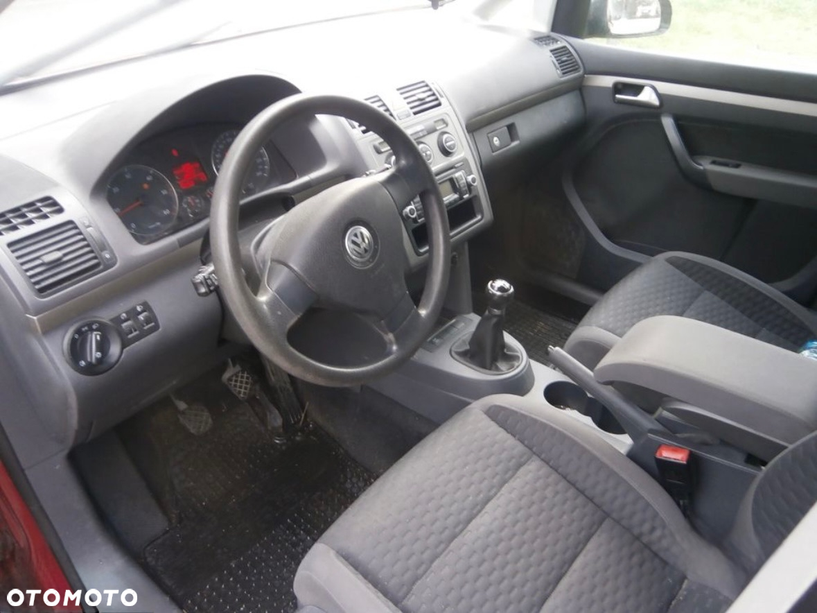 Volkswagen Touran 2.0 TDI DPF Comfortline - 4