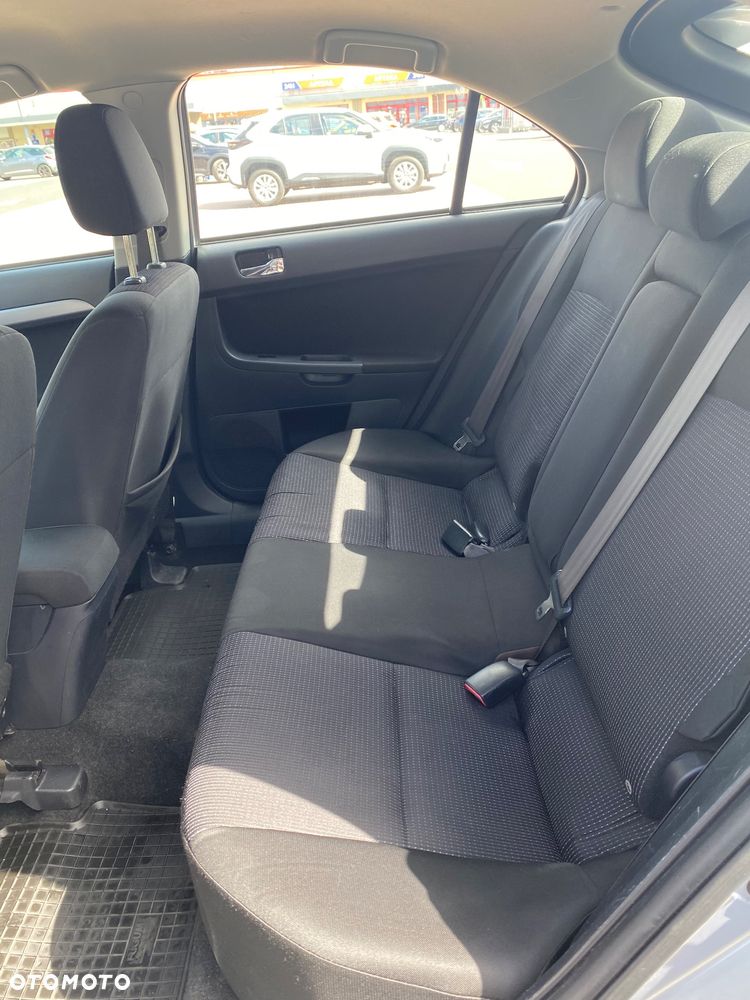 Mitsubishi Lancer 1.8 Inform - 12