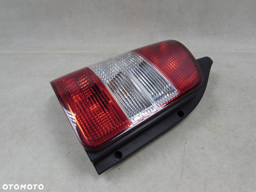 VW TRANSPORTER MULTIVAN T5 LIFT 09-15 LAMPA TYL LEWA DRZWI SKRZYDELKA 7H0945095L - 2