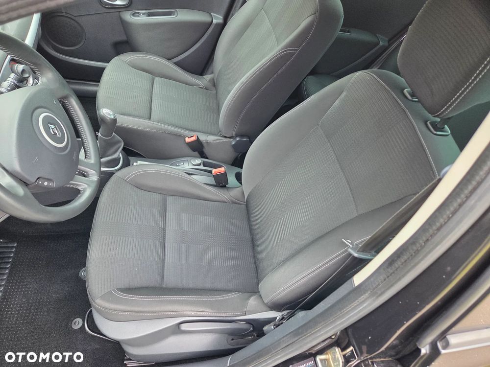 Renault Clio 1.2 16V 75 nightDay - 17
