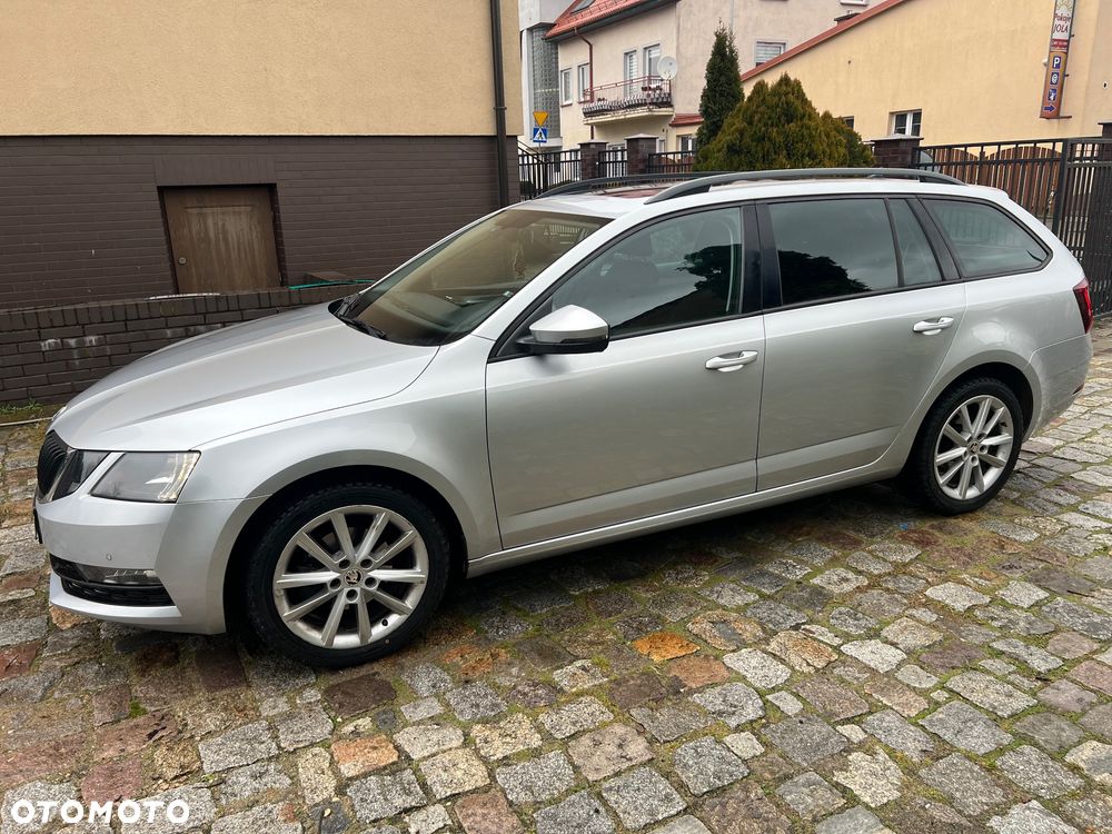Skoda Octavia 1.6 TDI DSG Ambition - 2