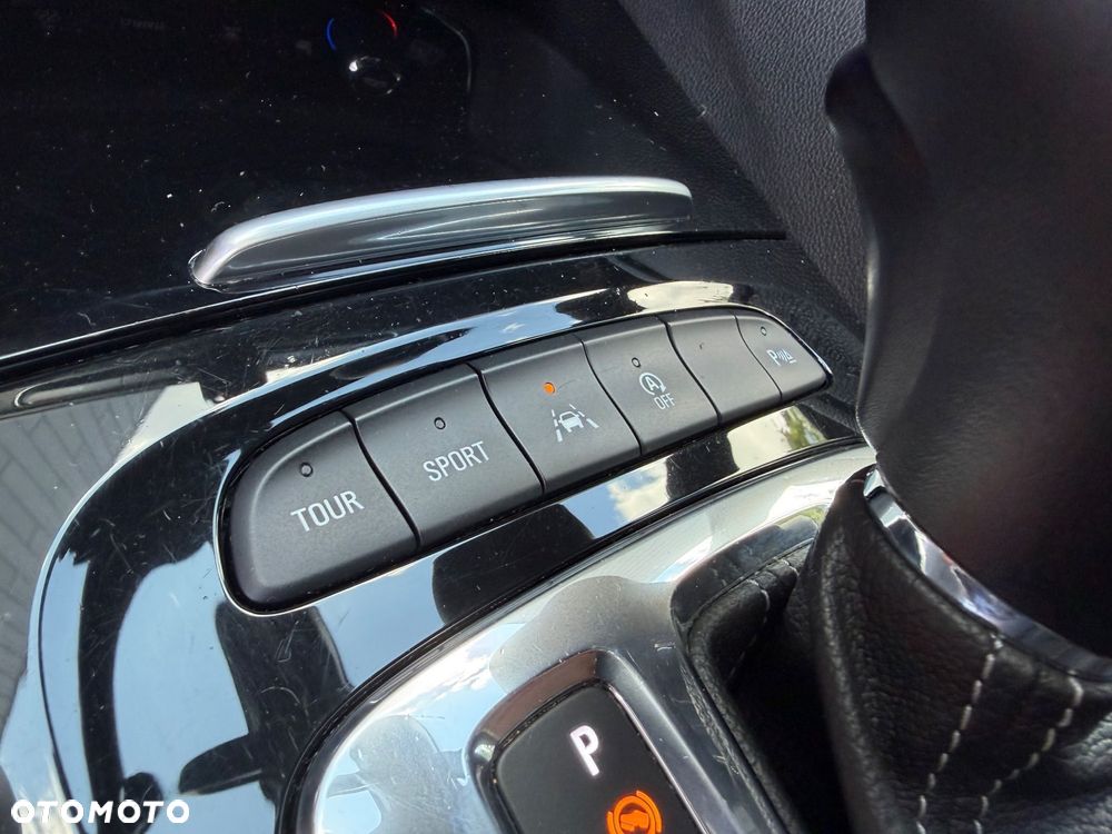 Opel Insignia ver-2-0-bitrb-d-4x4-automatik-exclusive - 23