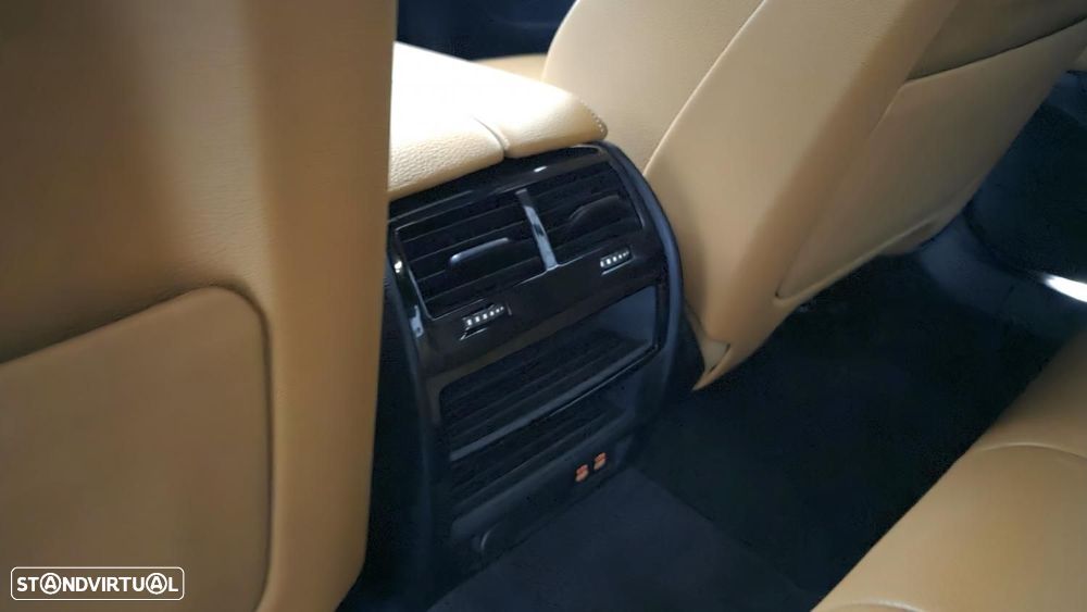 BMW 530 e Pack Desportivo M - 12