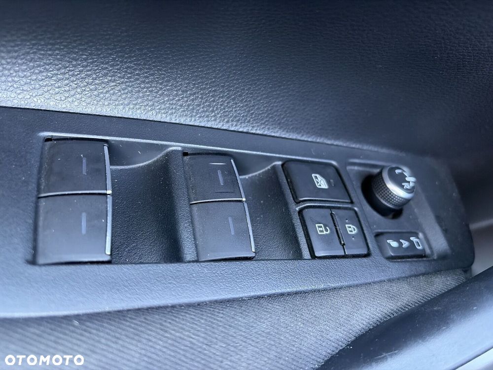 Toyota Corolla 1.8 Hybrid Comfort - 22