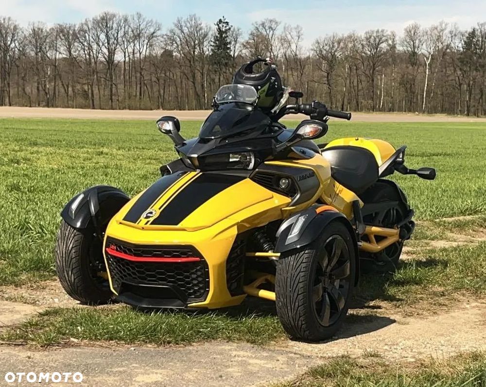 Can-Am Spyder - 1